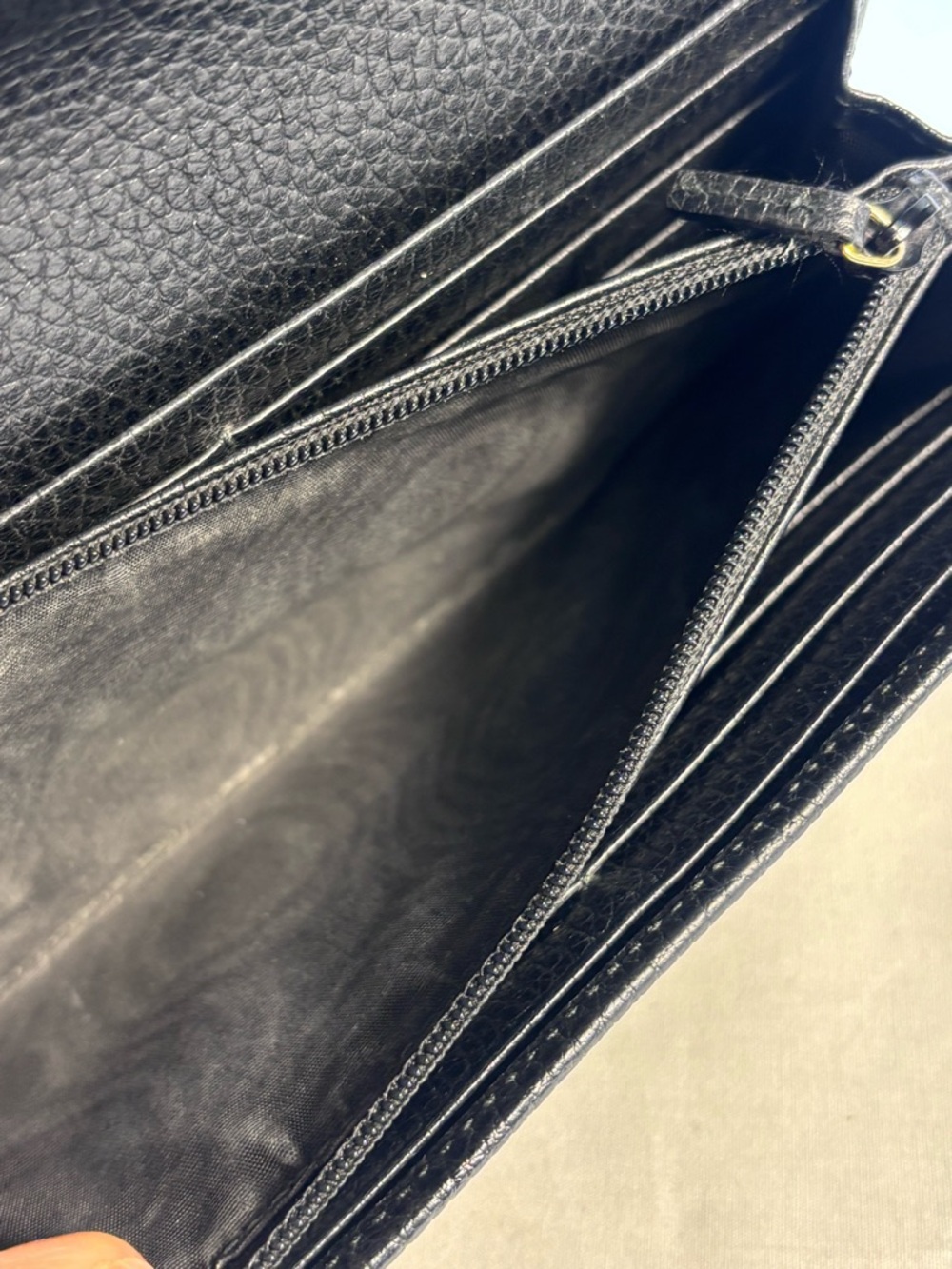 Gucci Marmont Black Flap Wallet - Picture 15 of 15